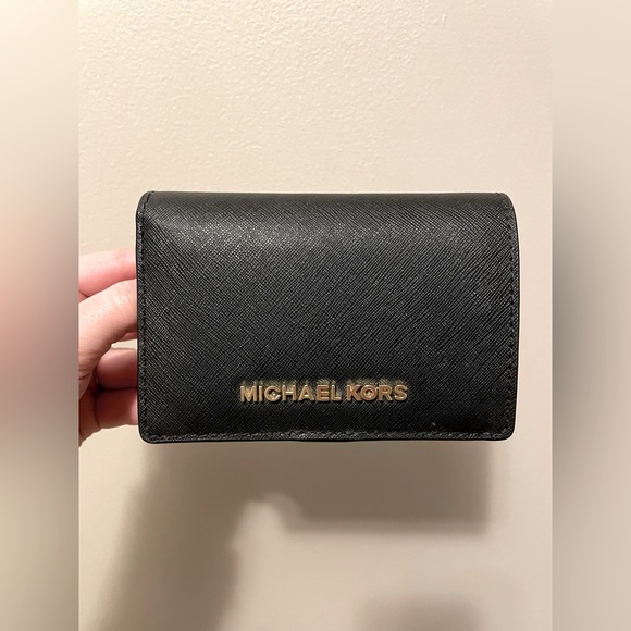 Michael Kors Wallet - Picture 1 of 3